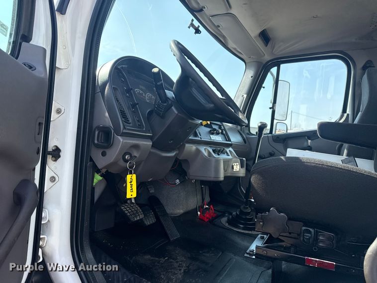 image for item EG2095 2014 Freightliner Business Class M2 utility / service truck