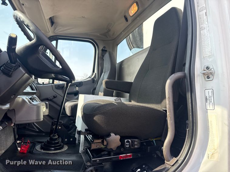 image for item EG2095 2014 Freightliner Business Class M2 utility / service truck