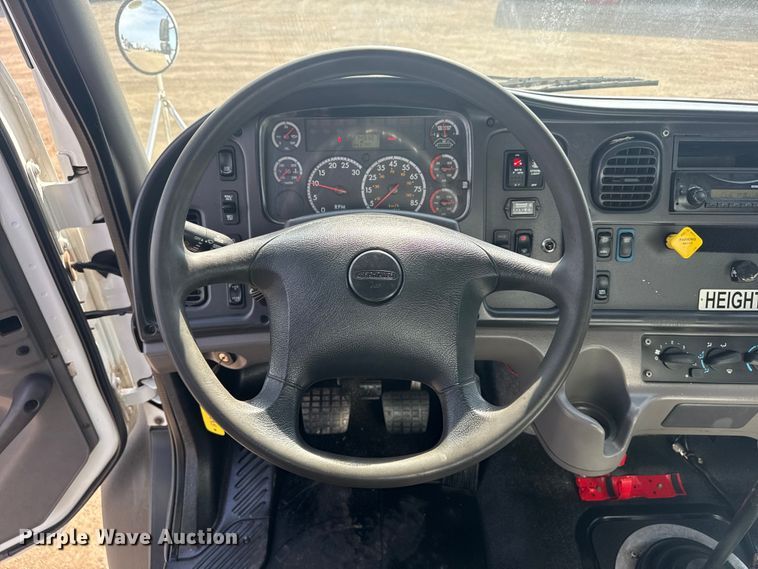 image for item EG2095 2014 Freightliner Business Class M2 utility / service truck