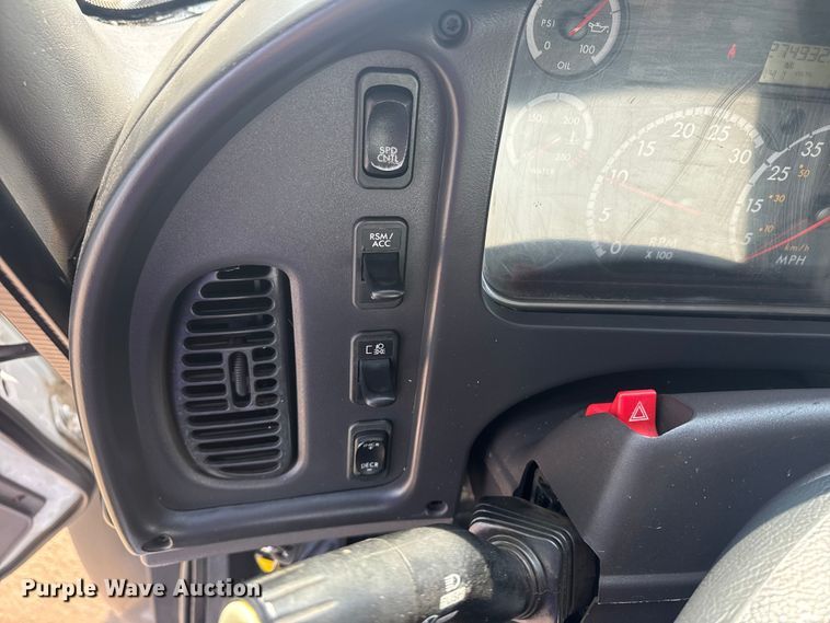 image for item EG2095 2014 Freightliner Business Class M2 utility / service truck