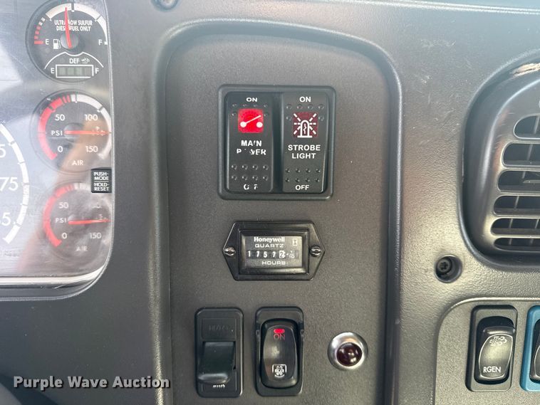 image for item EG2095 2014 Freightliner Business Class M2 utility / service truck