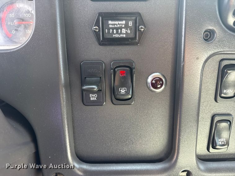 image for item EG2095 2014 Freightliner Business Class M2 utility / service truck