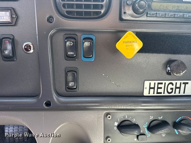 image for item EG2095 2014 Freightliner Business Class M2 utility / service truck