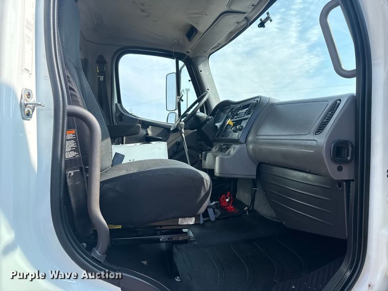 image for item EG2095 2014 Freightliner Business Class M2 utility / service truck