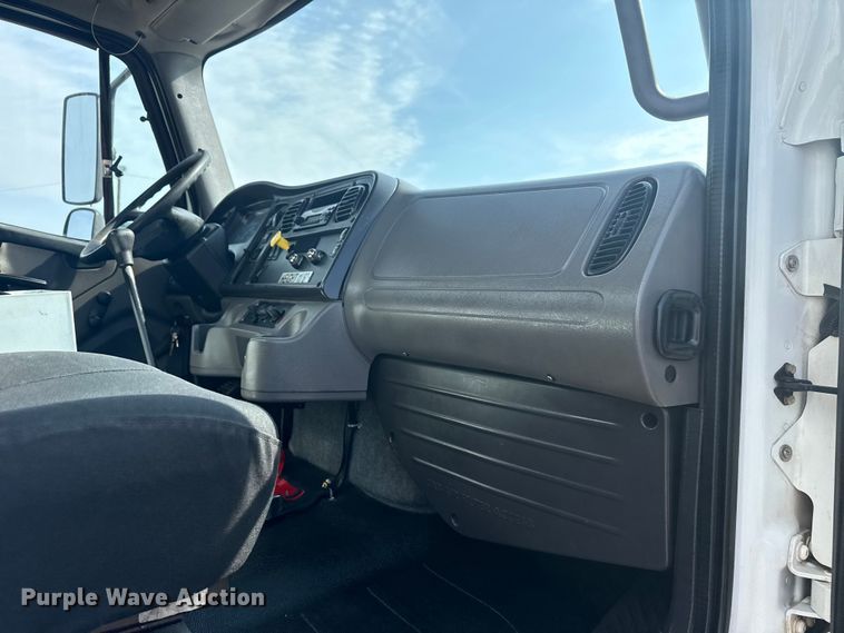 image for item EG2095 2014 Freightliner Business Class M2 utility / service truck