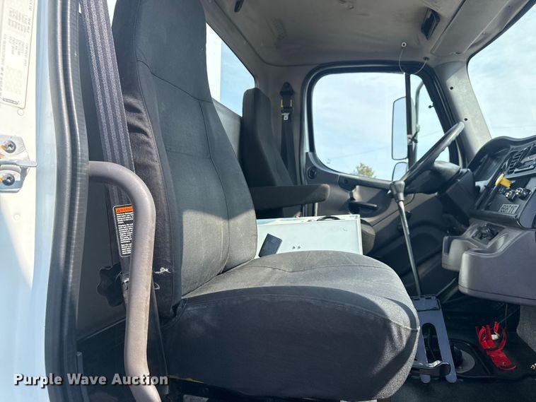 image for item EG2095 2014 Freightliner Business Class M2 utility / service truck