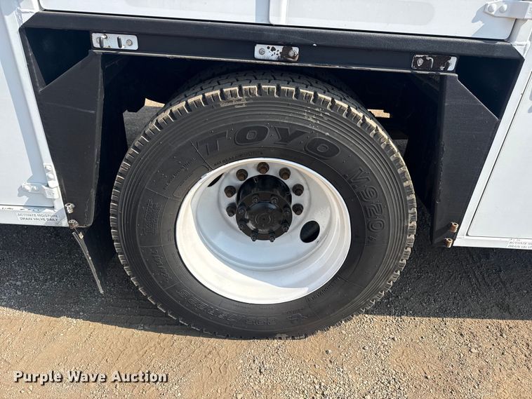 image for item EG2095 2014 Freightliner Business Class M2 utility / service truck