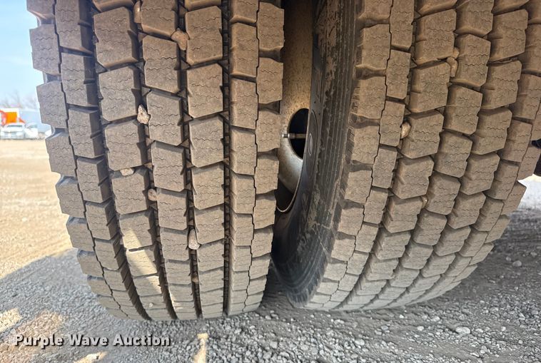 image for item EG2095 2014 Freightliner Business Class M2 utility / service truck