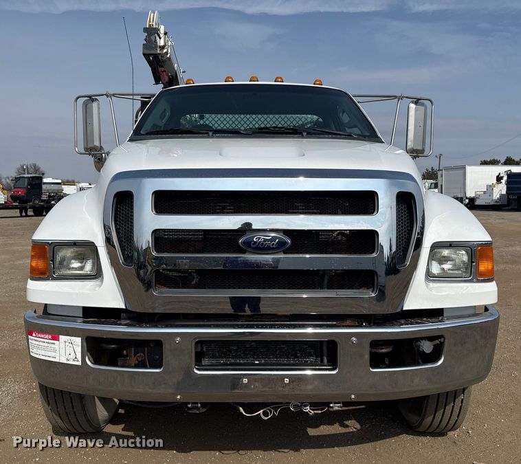 image for item EG2096 2011 Ford F650 Super Duty  utility / service truck