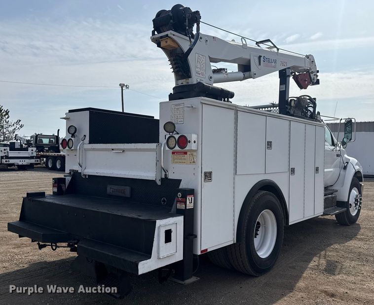 image for item EG2096 2011 Ford F650 Super Duty  utility / service truck