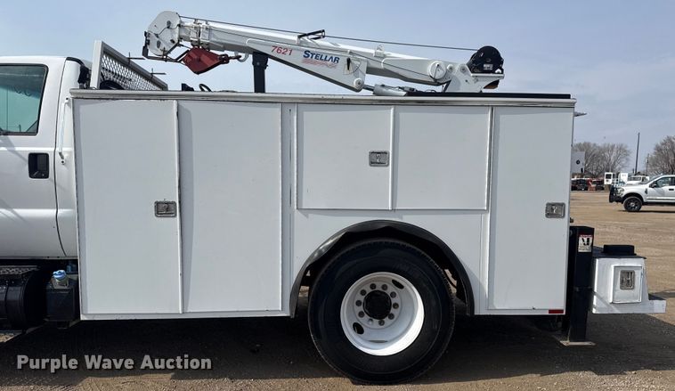 image for item EG2096 2011 Ford F650 Super Duty  utility / service truck