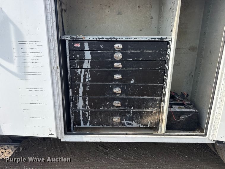 image for item EG2096 2011 Ford F650 Super Duty  utility / service truck