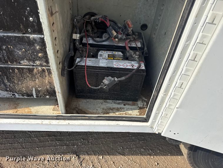 image for item EG2096 2011 Ford F650 Super Duty  utility / service truck