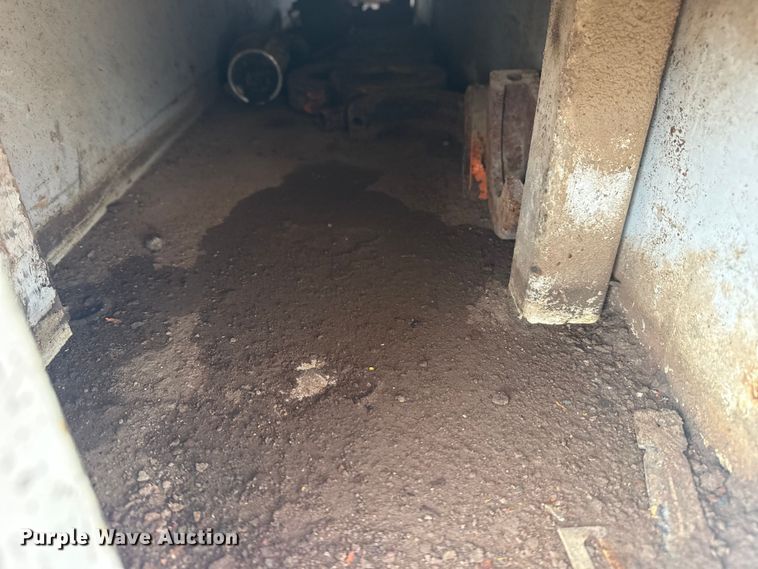 image for item EG2096 2011 Ford F650 Super Duty  utility / service truck