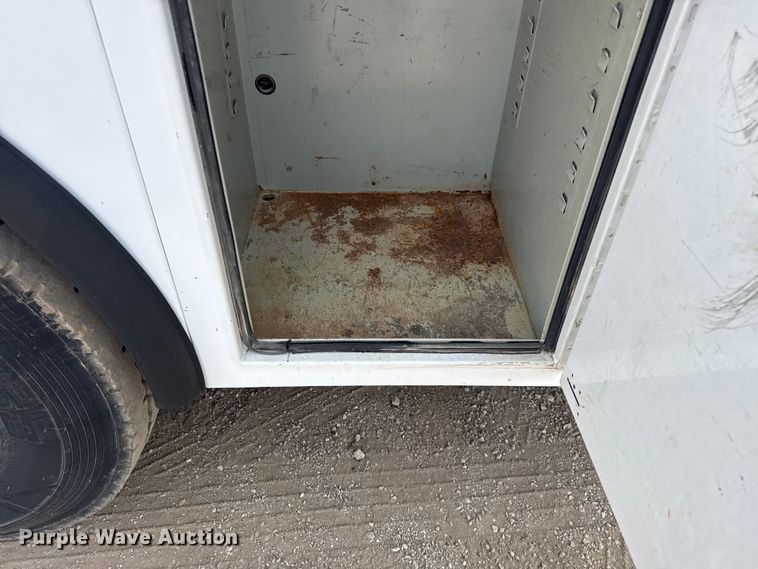 image for item EG2096 2011 Ford F650 Super Duty  utility / service truck