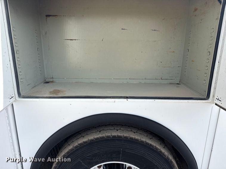 image for item EG2096 2011 Ford F650 Super Duty  utility / service truck