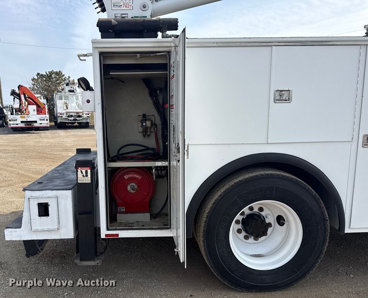 image for item EG2096 2011 Ford F650 Super Duty  utility / service truck