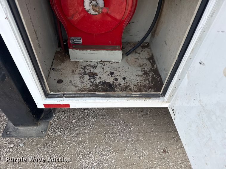 image for item EG2096 2011 Ford F650 Super Duty  utility / service truck