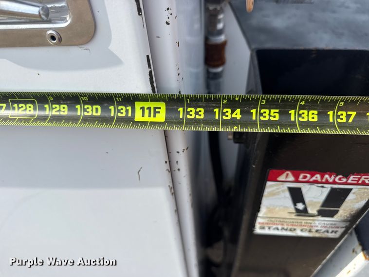 image for item EG2096 2011 Ford F650 Super Duty  utility / service truck