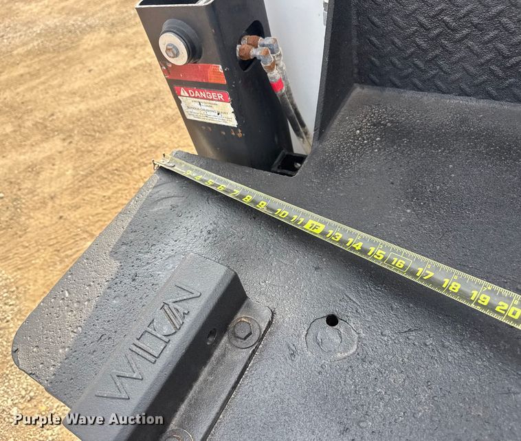 image for item EG2096 2011 Ford F650 Super Duty  utility / service truck