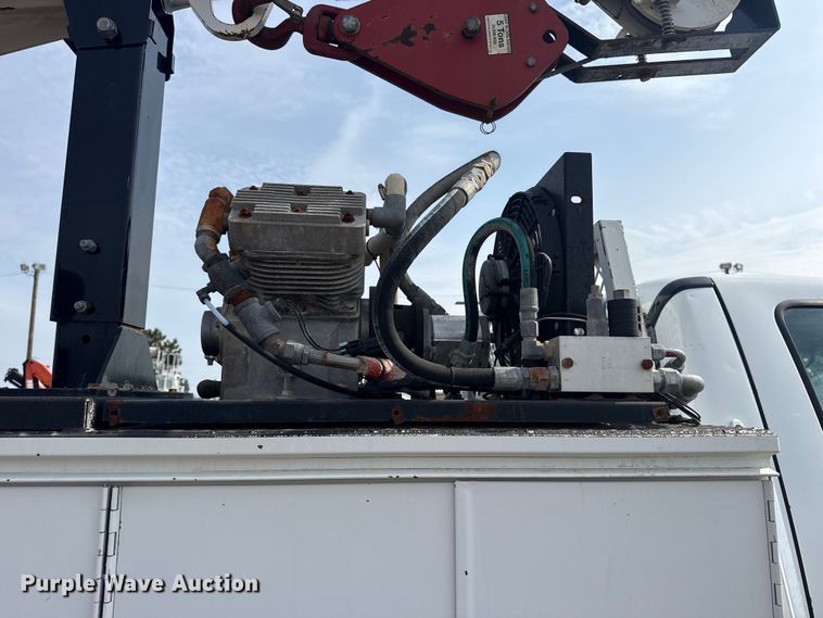 image for item EG2096 2011 Ford F650 Super Duty  utility / service truck