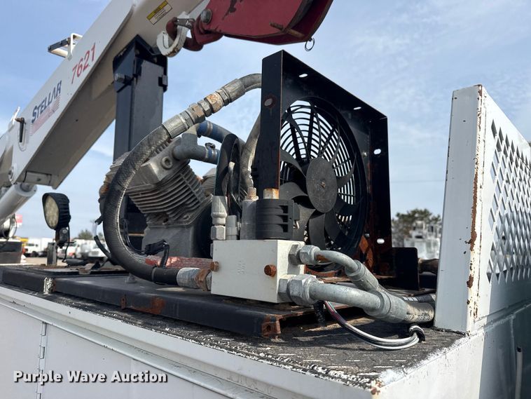 image for item EG2096 2011 Ford F650 Super Duty  utility / service truck