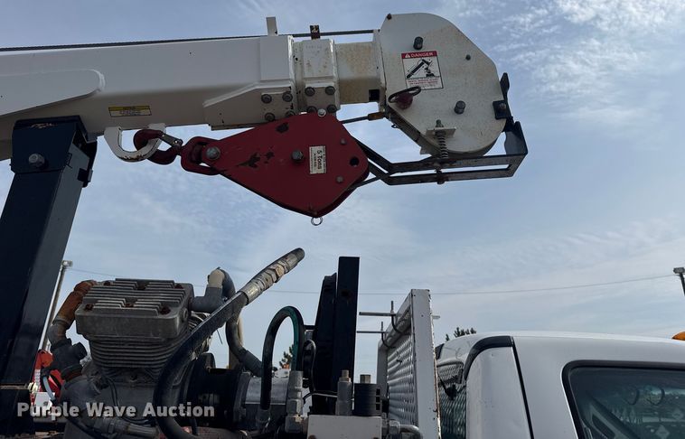 image for item EG2096 2011 Ford F650 Super Duty  utility / service truck