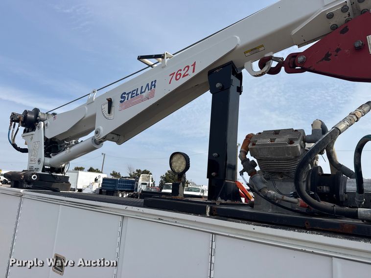 image for item EG2096 2011 Ford F650 Super Duty  utility / service truck