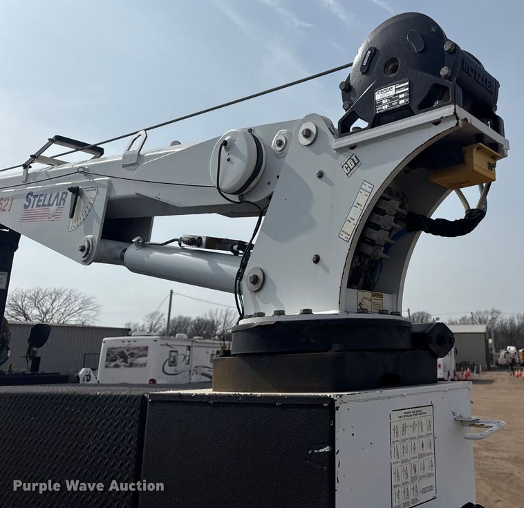 image for item EG2096 2011 Ford F650 Super Duty  utility / service truck