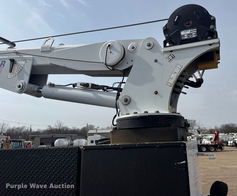 image for item EG2096 2011 Ford F650 Super Duty  utility / service truck