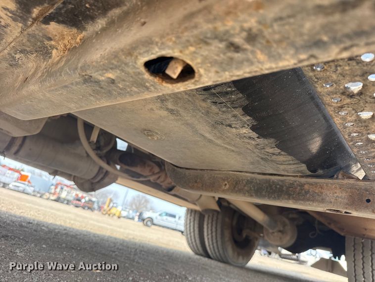 image for item EG2096 2011 Ford F650 Super Duty  utility / service truck