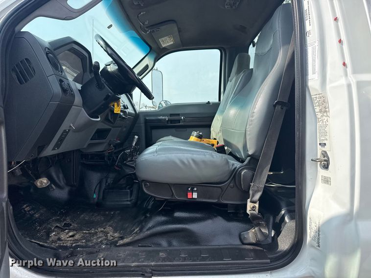 image for item EG2096 2011 Ford F650 Super Duty  utility / service truck