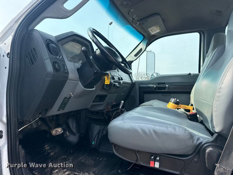 image for item EG2096 2011 Ford F650 Super Duty  utility / service truck