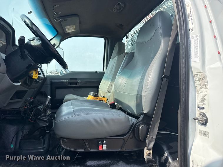 image for item EG2096 2011 Ford F650 Super Duty  utility / service truck