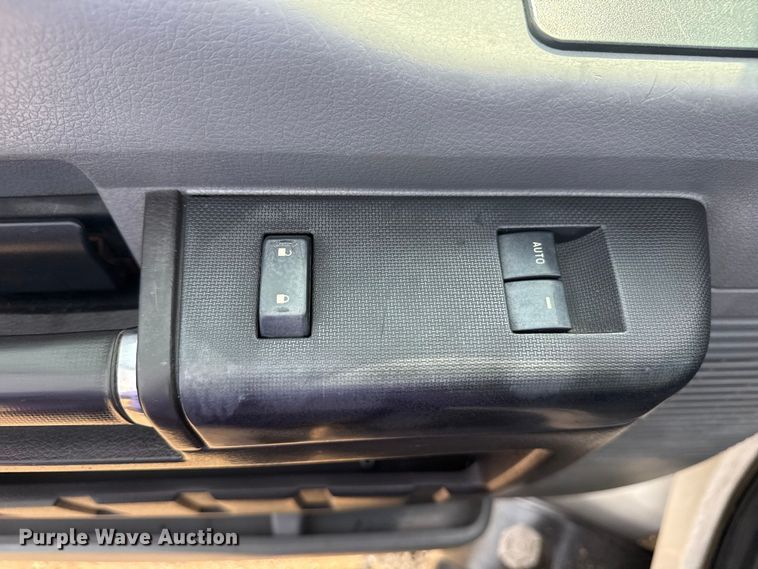 image for item EG2096 2011 Ford F650 Super Duty  utility / service truck