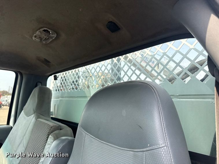 image for item EG2096 2011 Ford F650 Super Duty  utility / service truck