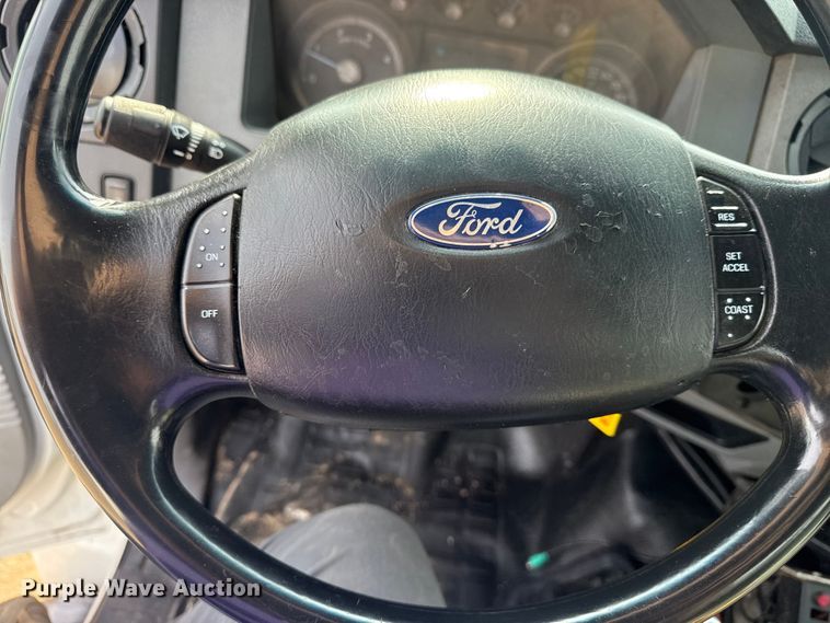 image for item EG2096 2011 Ford F650 Super Duty  utility / service truck