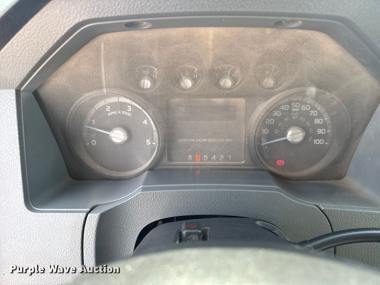 image for item EG2096 2011 Ford F650 Super Duty  utility / service truck