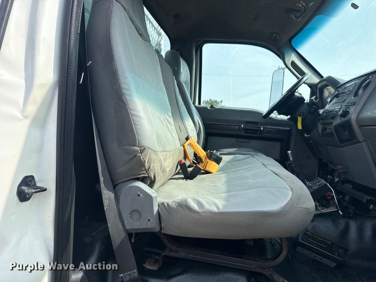 image for item EG2096 2011 Ford F650 Super Duty  utility / service truck