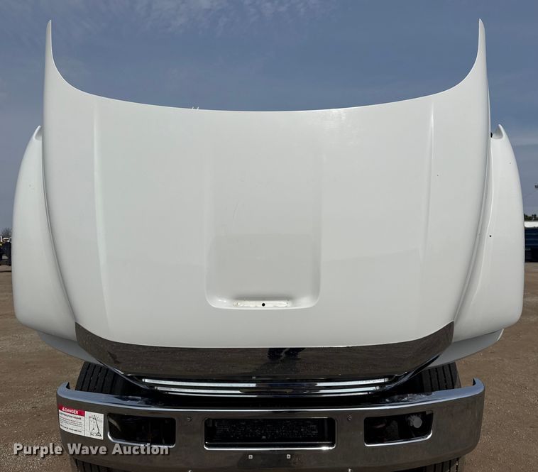 image for item EG2096 2011 Ford F650 Super Duty  utility / service truck