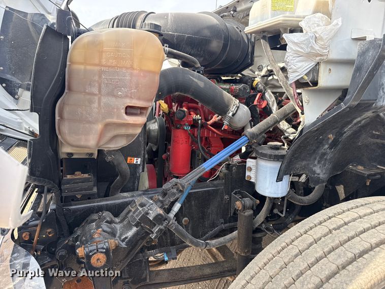 image for item EG2096 2011 Ford F650 Super Duty  utility / service truck