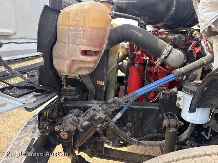 image for item EG2096 2011 Ford F650 Super Duty  utility / service truck