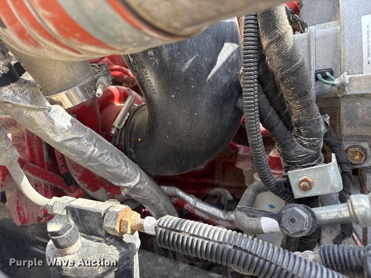 image for item EG2096 2011 Ford F650 Super Duty  utility / service truck