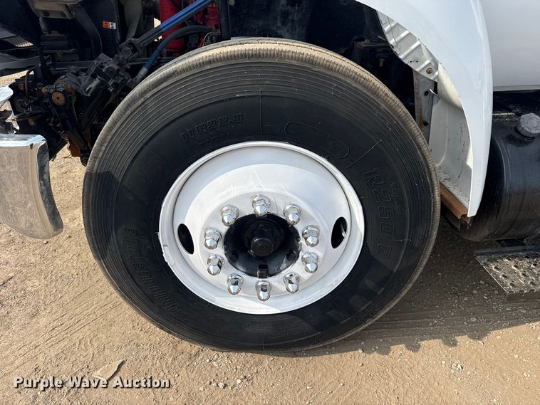 image for item EG2096 2011 Ford F650 Super Duty  utility / service truck