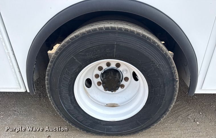 image for item EG2096 2011 Ford F650 Super Duty  utility / service truck