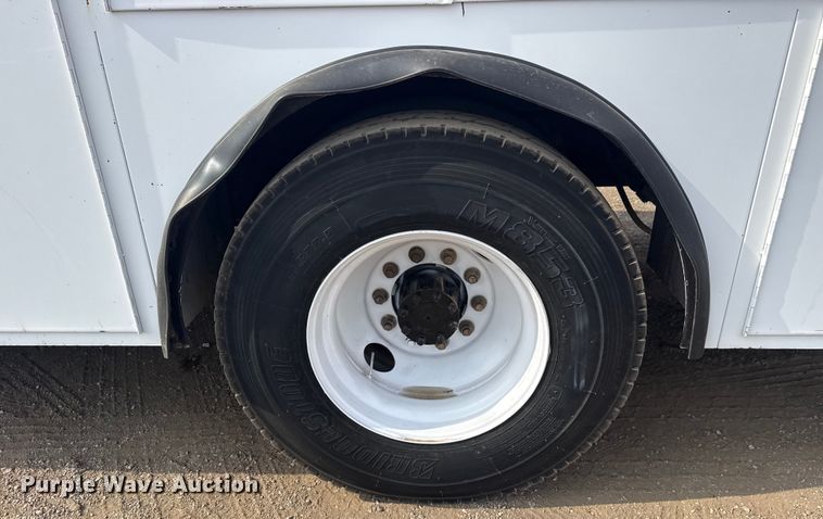 image for item EG2096 2011 Ford F650 Super Duty  utility / service truck