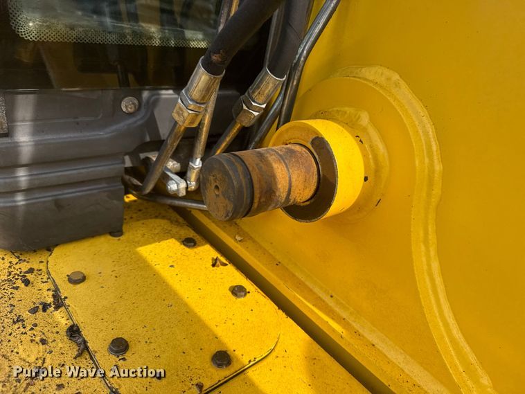 image for item EG2097 New Holland LB75B backhoe