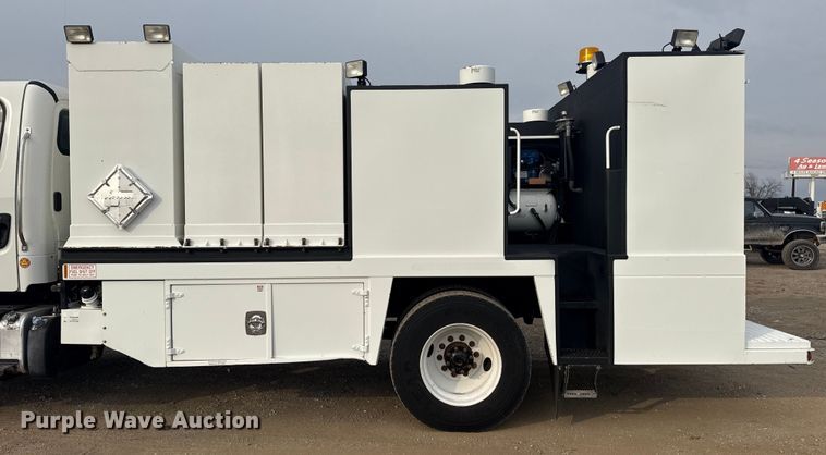 image for item EG2102 2014 Freightliner Business Class M2 utility / service truck