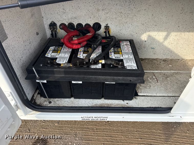 image for item EG2102 2014 Freightliner Business Class M2 utility / service truck