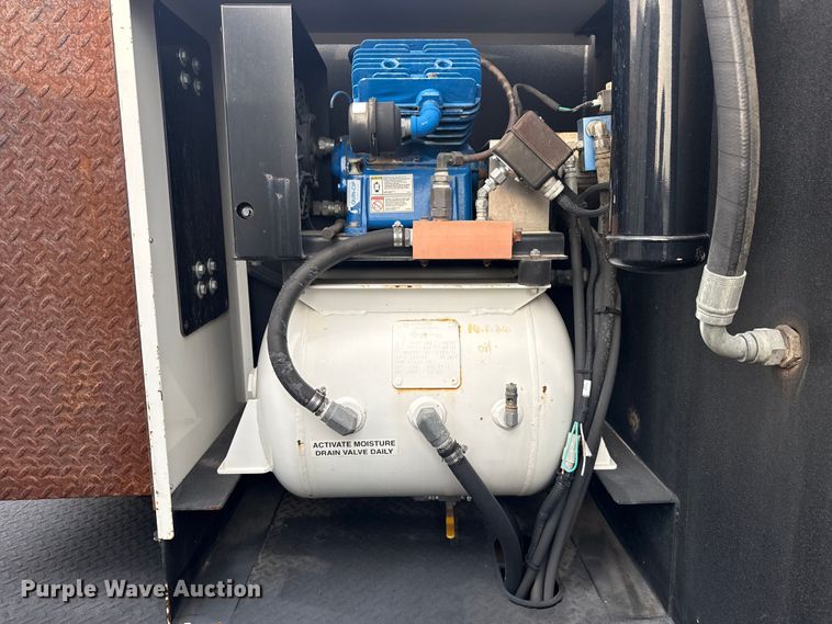 image for item EG2102 2014 Freightliner Business Class M2 utility / service truck